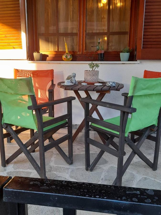 Adorable 2 Floors Two Bedroom Vacation Maisonette Nea Poteidaia Buitenkant foto