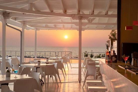 Adorable 2 Floors Two Bedroom Vacation Maisonette Nea Poteidaia Buitenkant foto